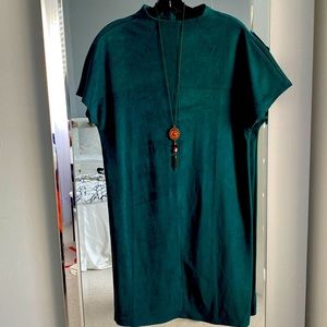 Simple green dress, zipper in the back.size 2. New with tags